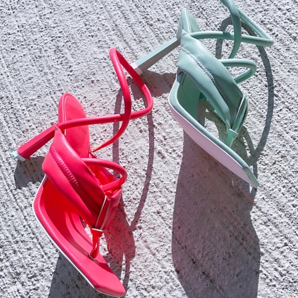 FIONA- Fuchsia - Picture 1 of 4